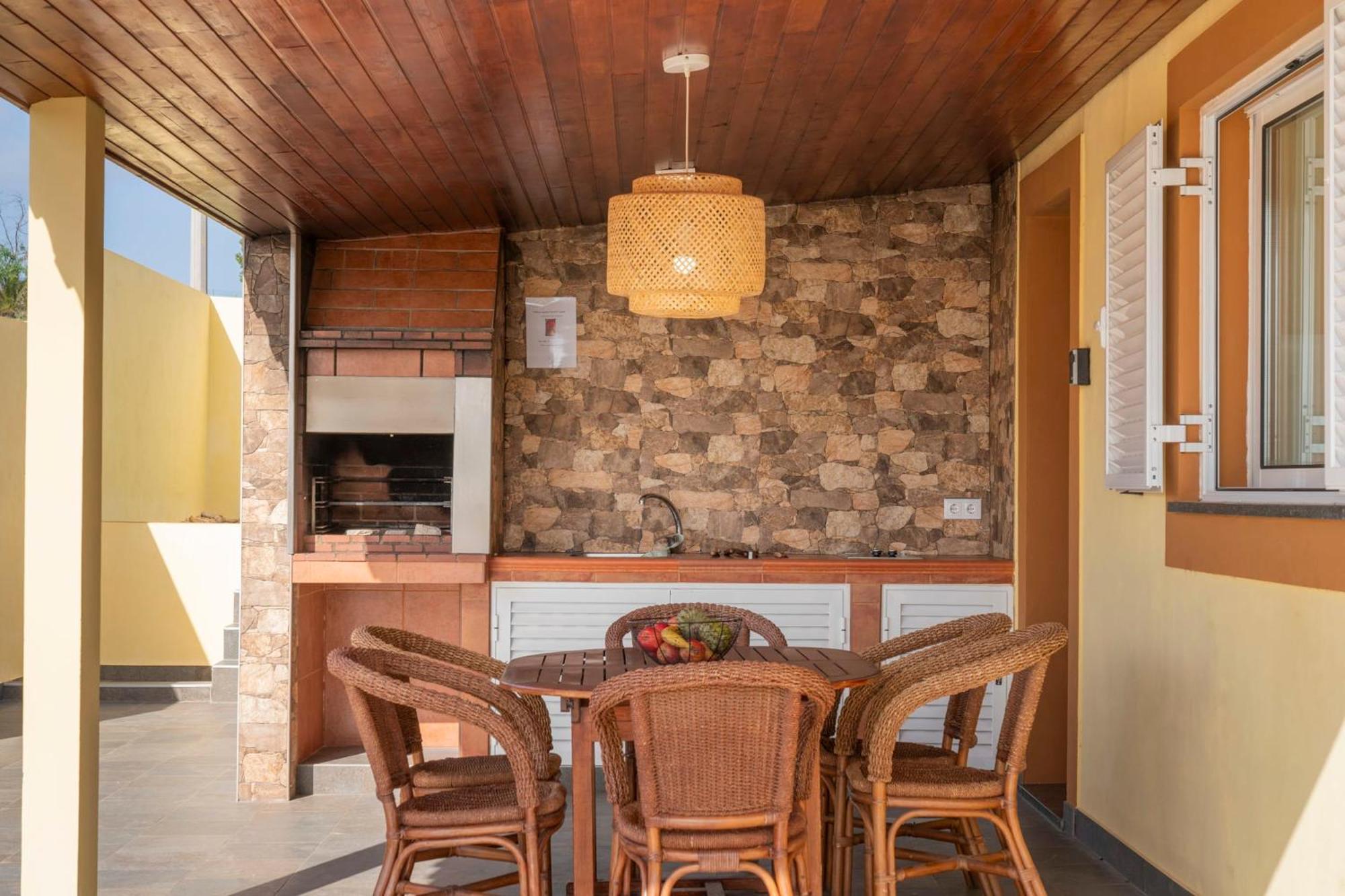 La Maison Doree By An Island *