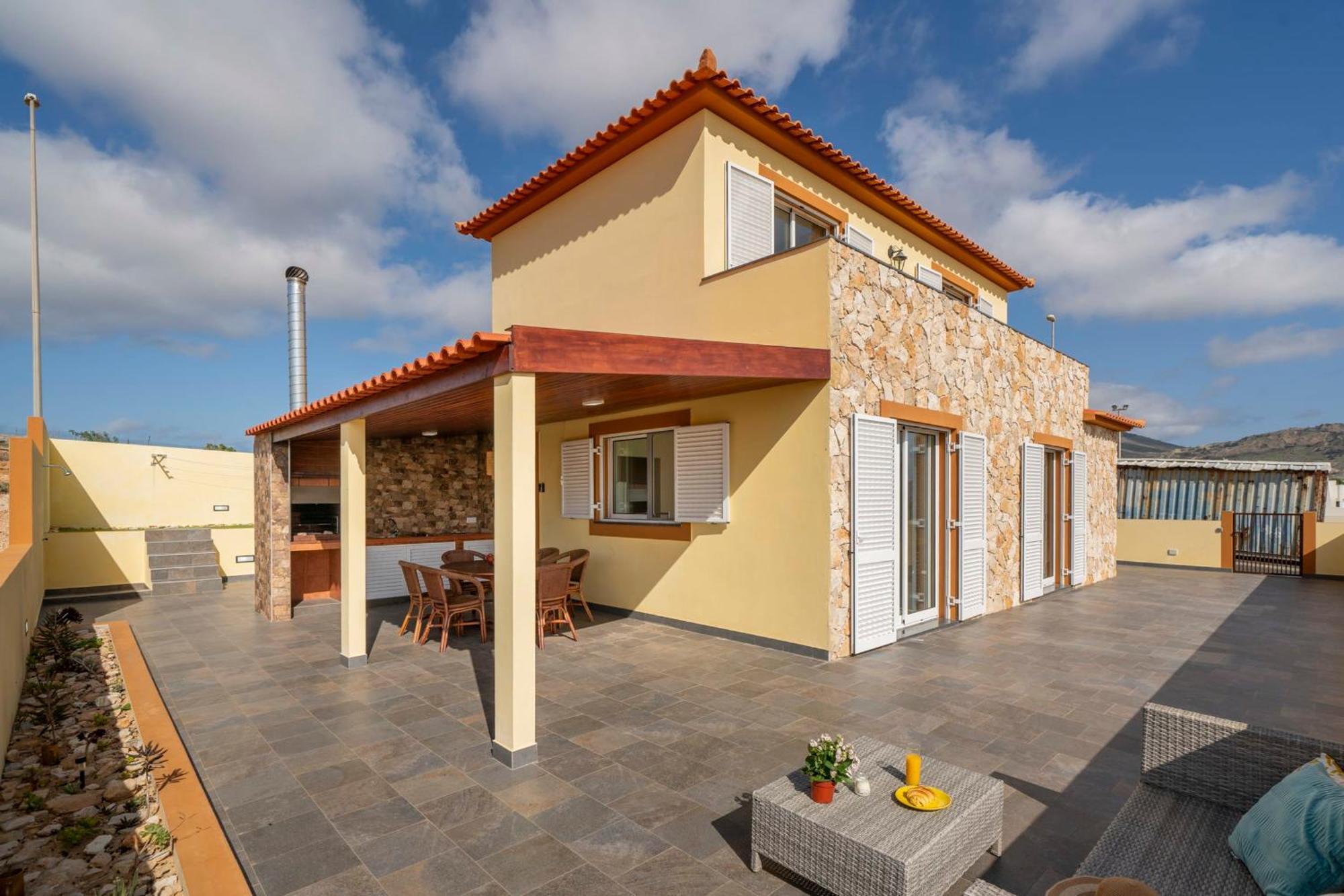 La Maison Doree By An Island Holiday home *